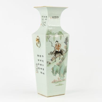 Jarrón chino cuadrado, celadón, «Famille Verte», d