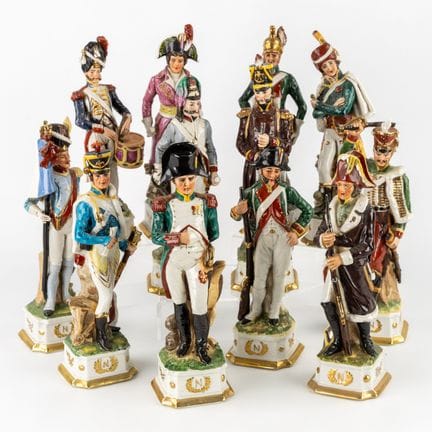 Capodimonte, eine Sammlung von 12 Figuren aus der 