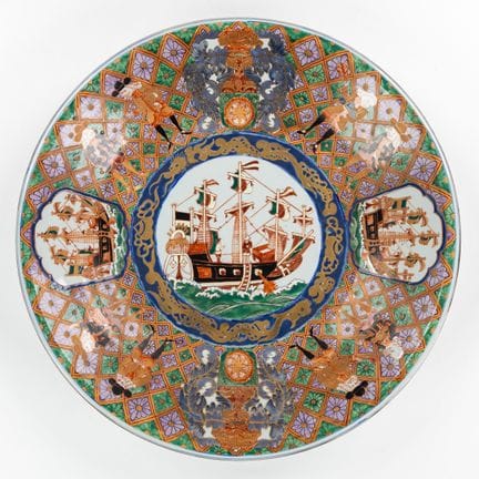 Assiette japonaise d’une taille exceptionnelle, dé