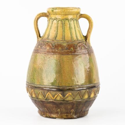 Céramique flamande, un vase orné de motifs géométr