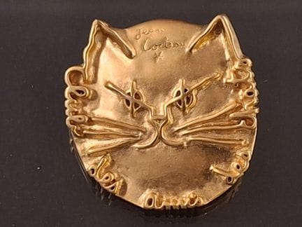 Jean COCTEAU
Broche en forme de tête de chat en mé