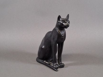 Statuetta di Bastet in resina laccata nera
Riprodu