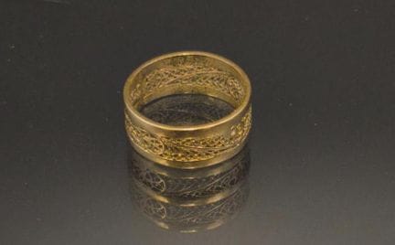 Petite bague bandeau en or jaune 750 millièmes à d