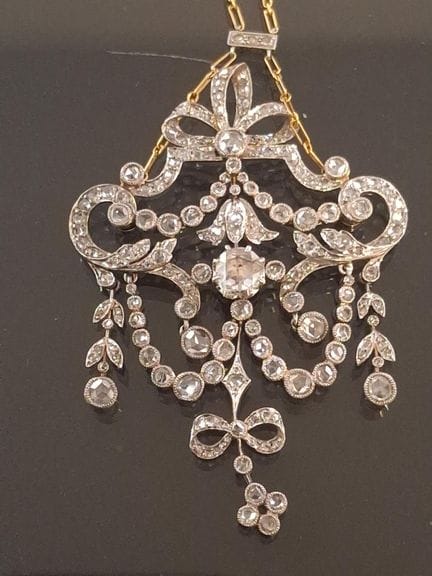 Collier belle époque, le tour de cou en or jaune 7