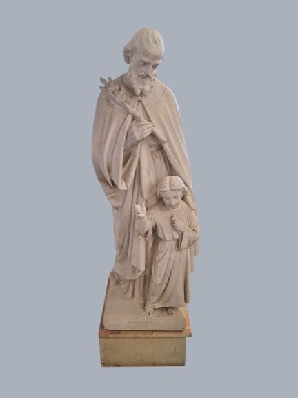 Statut de Saint Joseph portant l'Enfant Jésus.
 Pl
