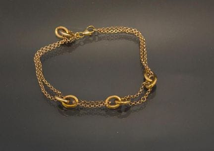 Bracciale a catena in oro giallo 375 millesimi. Pe
