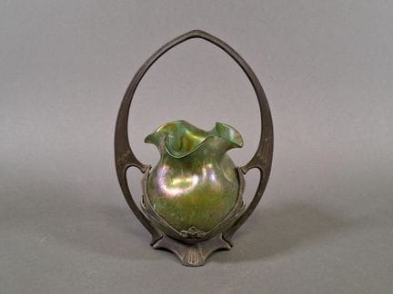 Nello stile di Joan LOETZ
Vaso globulare con collo