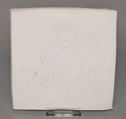 José Ortega, Nu féminin, carreau en relief, terre 