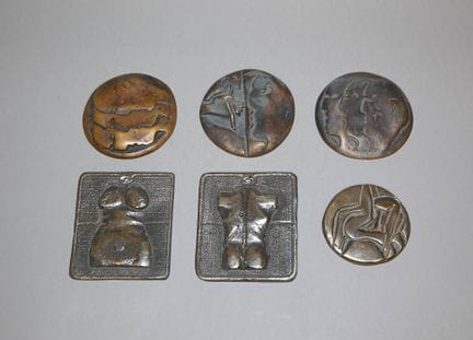 Helmut Lander, 6 reliefs, bronze/ fer de 1976/ 198