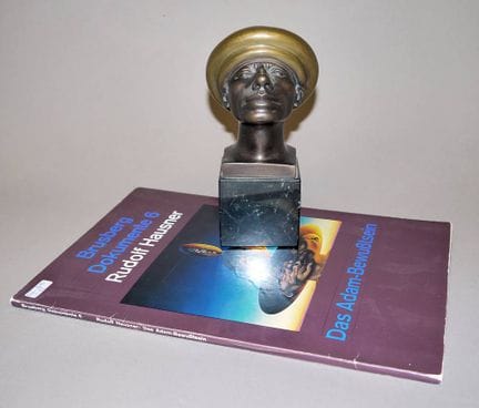 Rudolf Hausner, “Adam wohlbehütet”, scultura in br