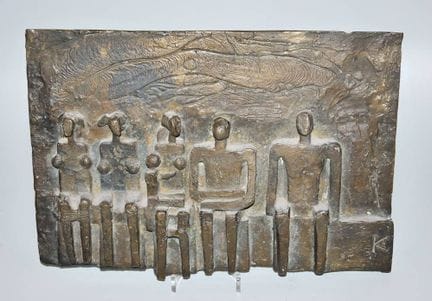 Manfred Kieselbach, Femmes et hommes assis, relief