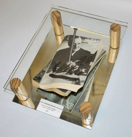 Günter Uecker, Objet cloué « Heinrich et Thomas Ma