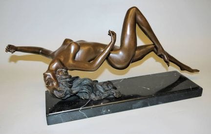 Eugen Wagner, Nu en suspension, bronze
Eugen Wagne