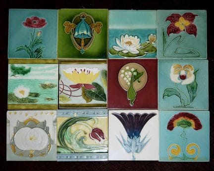 12 azulejos de estilo Art Nouveau de alrededor de 