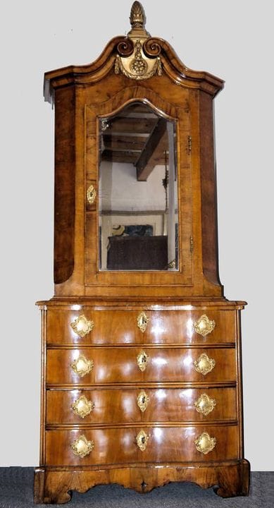 Stately Baroque mirrored top chest of drawers, cir