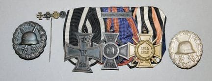 Barrette de décorations en trois parties d'Oldenbu