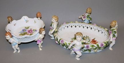 Dos cuencos decorativos de porcelana con putti, pr