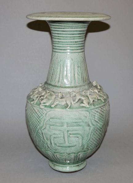 Grand vase du zodiaque en céladon, d'après des mod