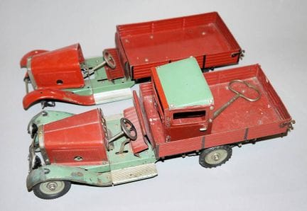 « Deux en un » : deux camions Märklin du kit 1101,