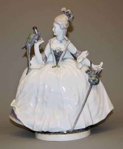 Dama rococó con loro, escultura de porcelana, Turi
