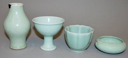 Quatre petites pièces en porcelaine de la traditio