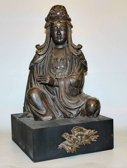 Sculpture en bois représentant Guanyin, période Qi