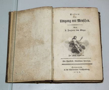 阿道夫·冯·克尼格，《论人际交往》，1788年，初版，第一卷
A. 弗雷赫尔·冯·克尼格所著《论人际