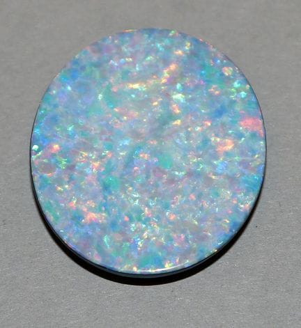 Large opal, Australia
Oval opal, 30.94 carats, 38 