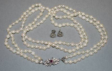 Double-strand pearl necklace, gold & diamond stud 