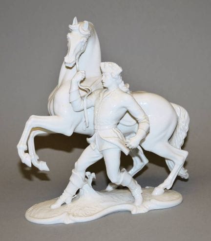 Conjunto de porcelana «Jinete guiando a su caballo