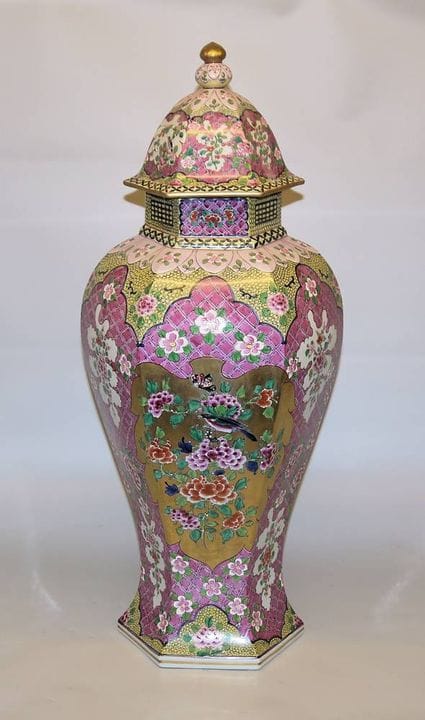 Grand vase à couvercle provenant de la collection 