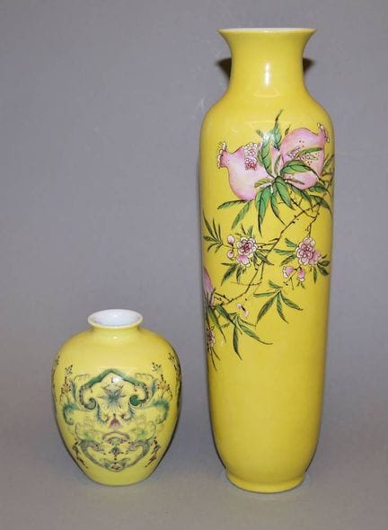 Deux vases en porcelaine « jaune impérial », Chine