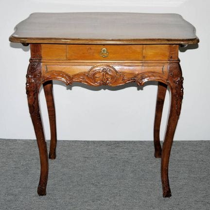 Small Baroque table, c. 1750/60
Writing or dressin