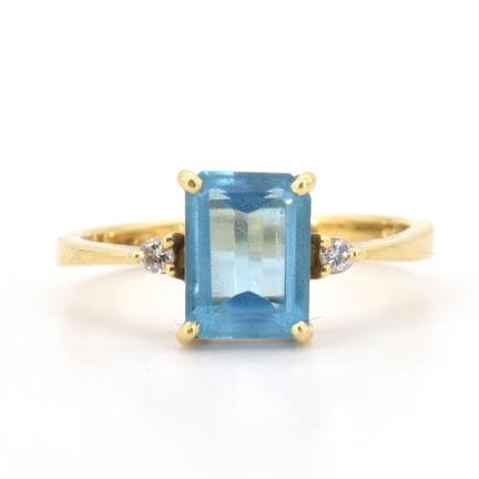 Anillo de oro amarillo de 18 quilates con 1 topaci