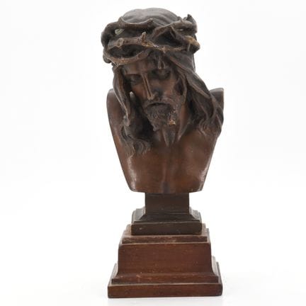Statue en bronze sur socle en bois signée E.MARIOT