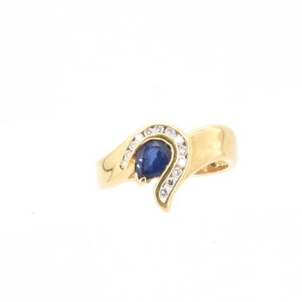 Bague en or jaune 18 ct sertie de 13 brillants +/-