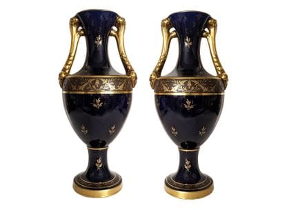 PINON-HEUZE, Tours
Paire de vases en faïence fine 