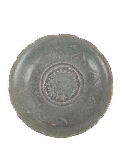 CHINE époque MING
Coupe sur talon 
Usures
15,5x3,5