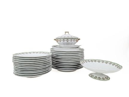 RICHET TOULOUSE
Partie de service en porcelaine po