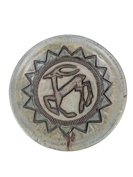 Roger GUERIN (1896-1954)
Plat en grès à décor inci