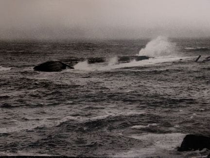 F.E GIBSON, 
Navire échoué
Tirage photographique d