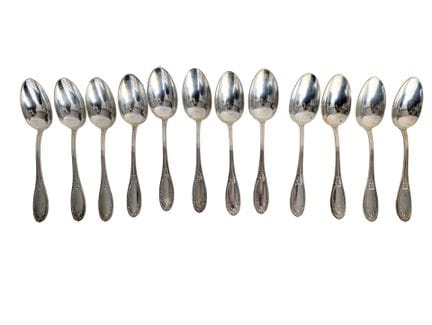 Douze grandes cuillères en argent poinçon minerve

