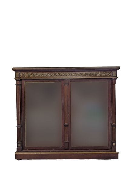 Vitrine en acajou et placage d'acajou ouvrant par 
