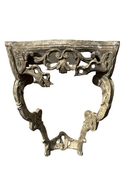 Console d'applique en bois mouluré et sculpté à ce