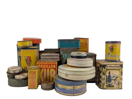 Lot de boites en tôle lithographiée comprenant: 
S