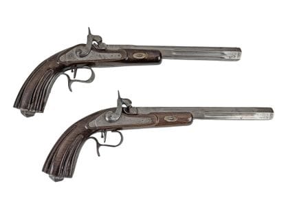 Paire de pistolets de duel, platines gravées
Dans 