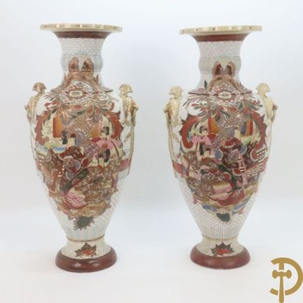 Pareja de jarrones japoneses Satsumat con decoraci