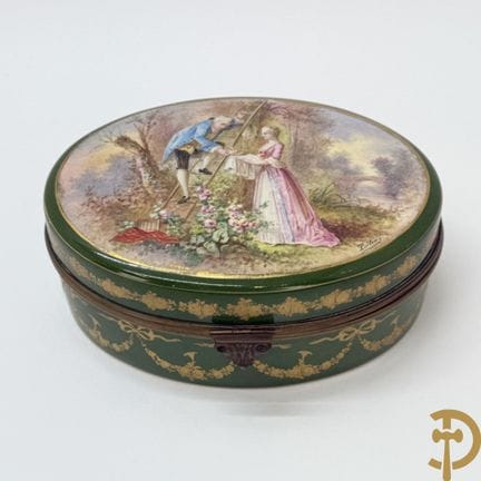 Ovale, handbemalte Porzellandose mit Deckel und La