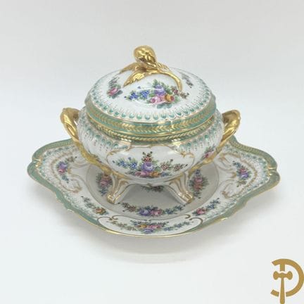 Tischschale mit vergoldeten Ornamenten und Blumend