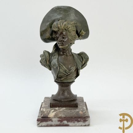 VAN DER STRAETEN 署名 "戴帽子的女士 "半身铜像，大理石底座，高 31.5 厘米。
